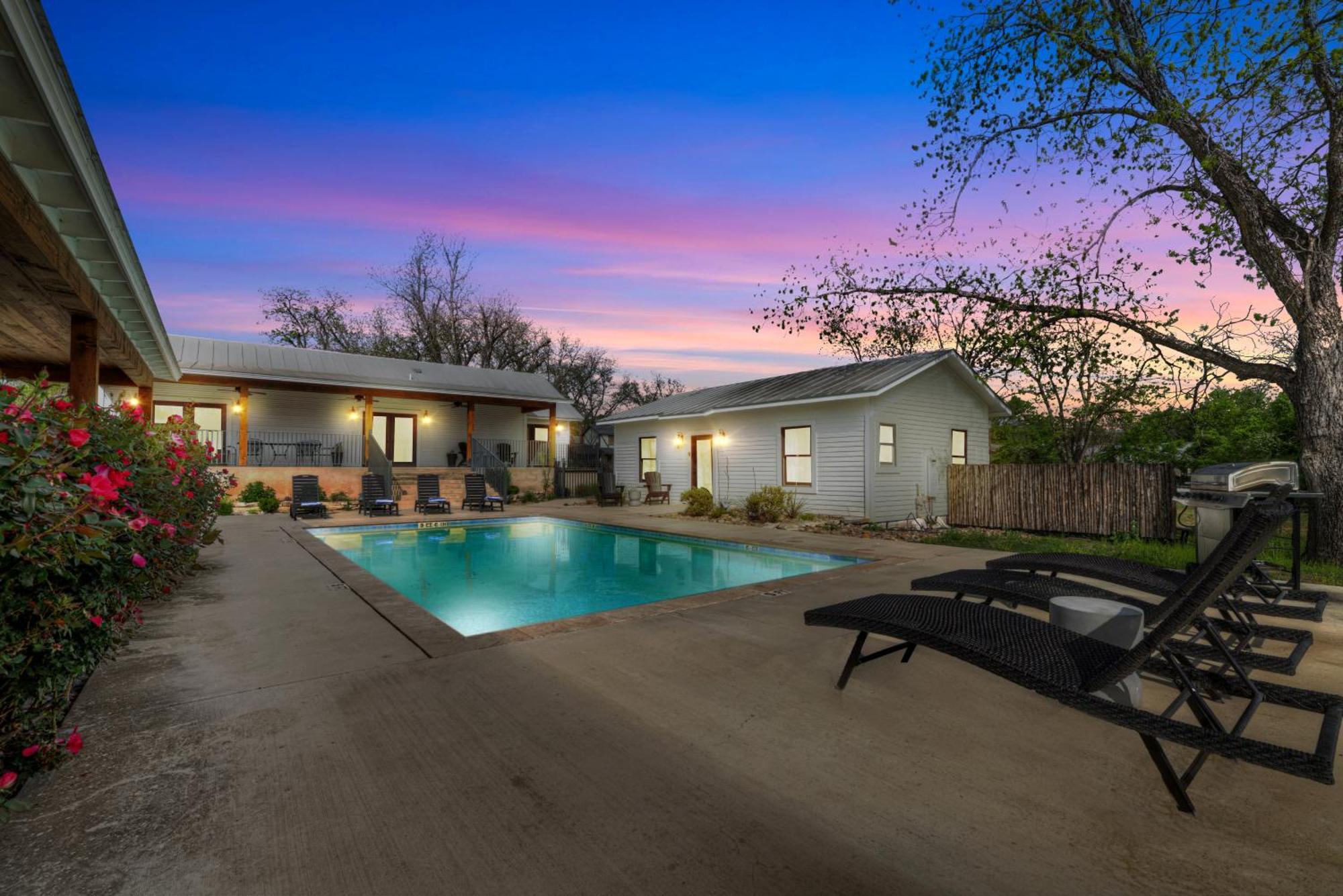 Schubert Inn Cottage - Pool - Walk To Main St Φρέντερικσμπεργκ Εξωτερικό φωτογραφία